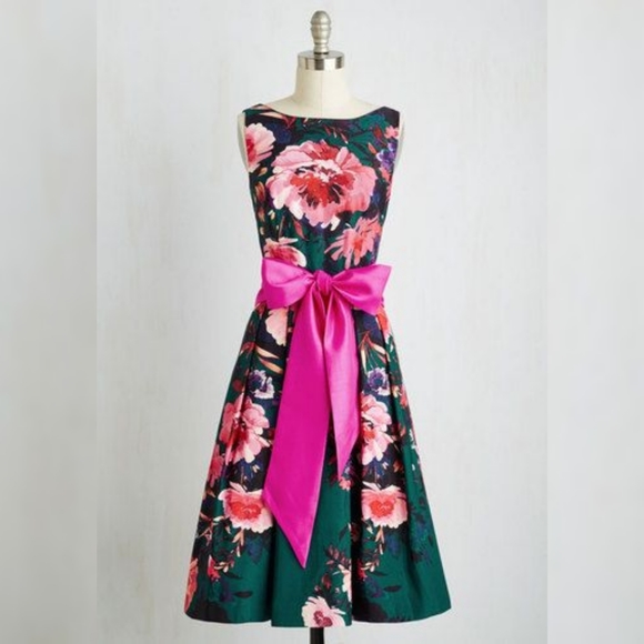 NWT Eliza J floral fit and flare dress - US 4 - Picture 1 of 6